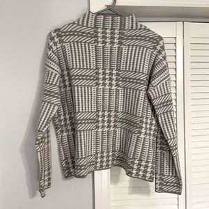Houndstooth turtleneck sweater